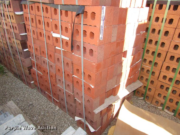 image for item DO9084 Approximately 7,100 modular bricks