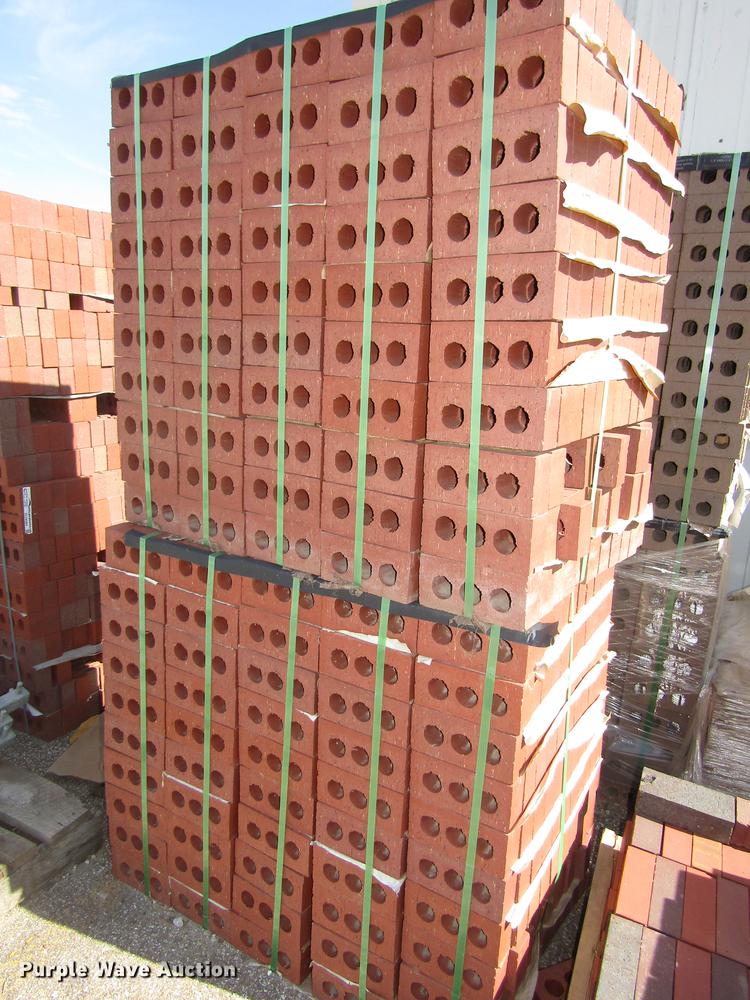 image for item DO9084 Approximately 7,100 modular bricks
