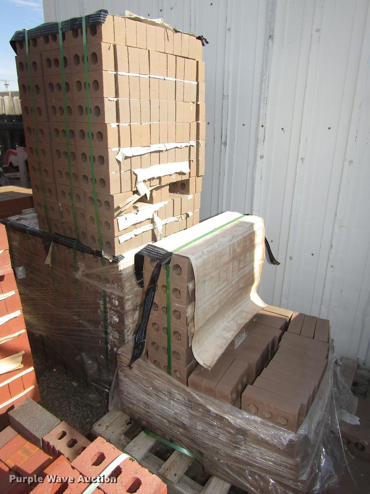 image for item DO9084 Approximately 7,100 modular bricks