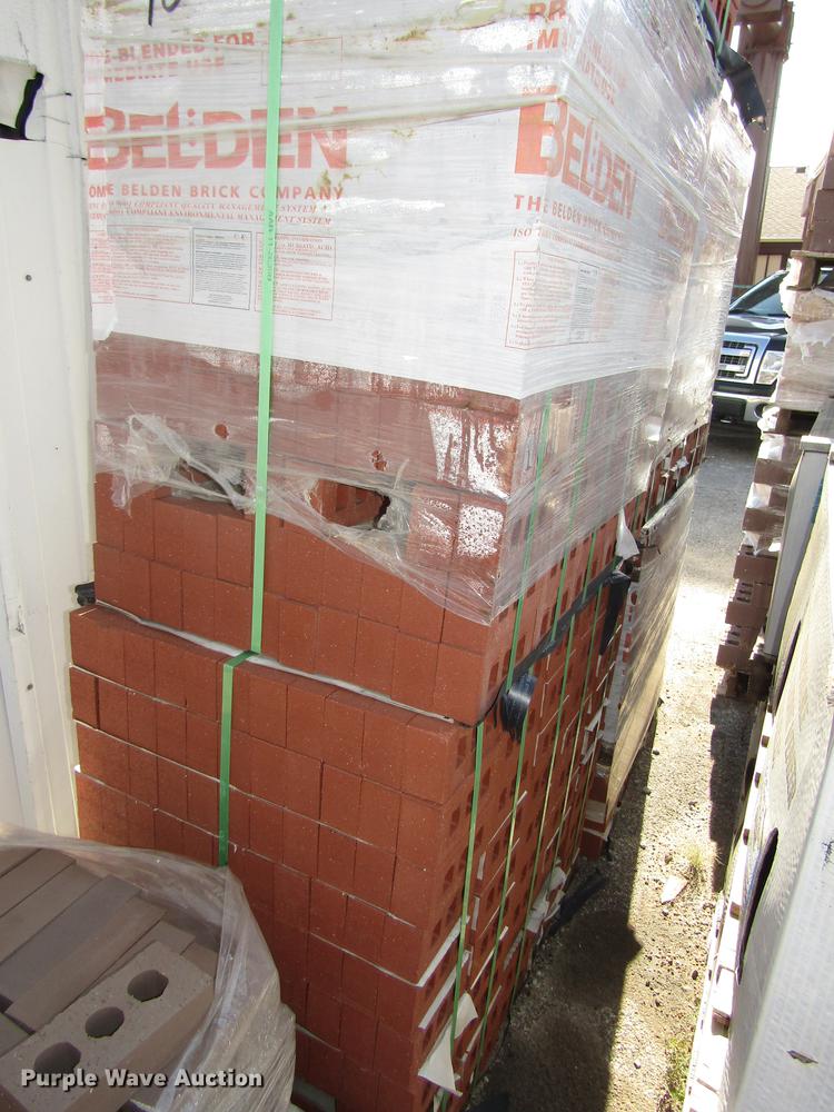 image for item DO9084 Approximately 7,100 modular bricks