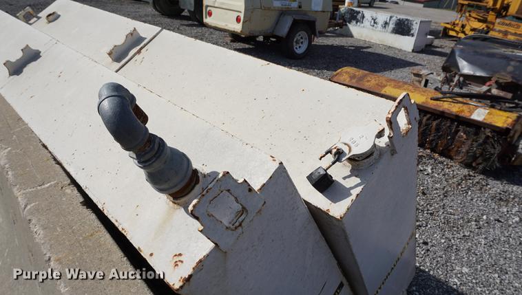 image for item DS9487 (2) Oil tanks