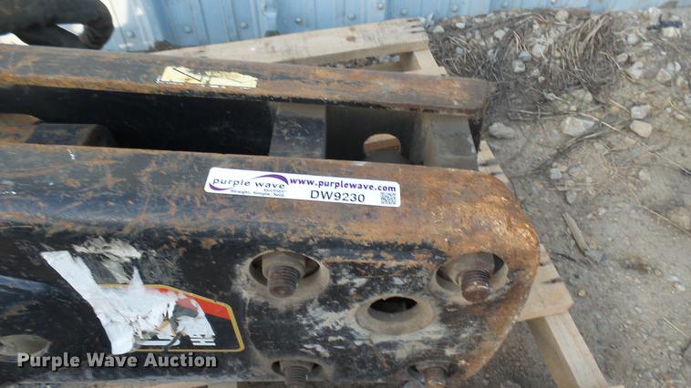 image for item DW9230 2015 Caterpillar H55EP hammer