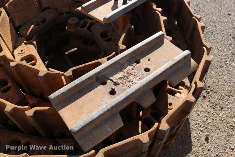 image for item DW9987 Caterpillar 963D double grouser system one track groups