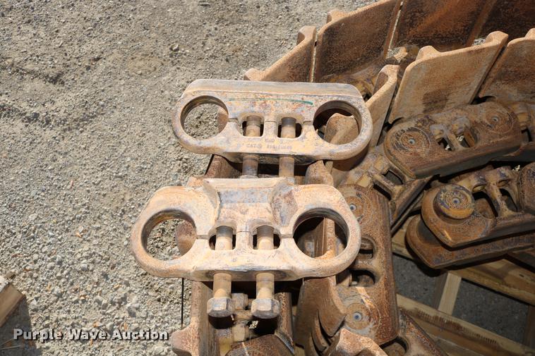 image for item DW9987 Caterpillar 963D double grouser system one track groups