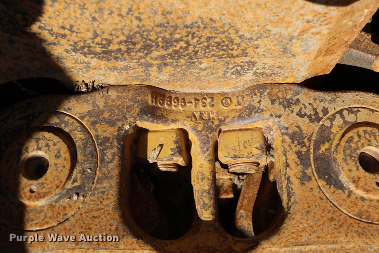 image for item DW9987 Caterpillar 963D double grouser system one track groups