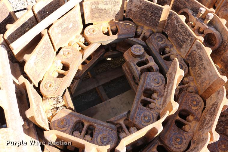 image for item DW9987 Caterpillar 963D double grouser system one track groups