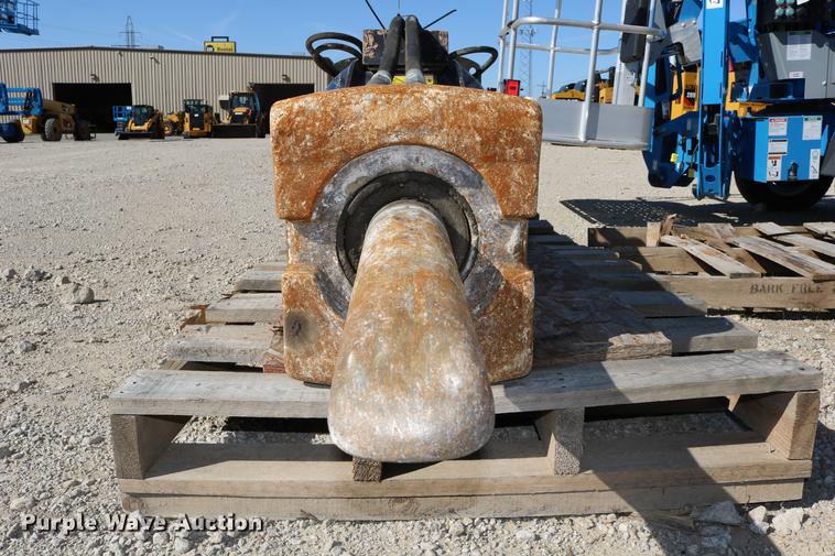 image for item DW9999 2014 Caterpillar H115ES flat top hammer