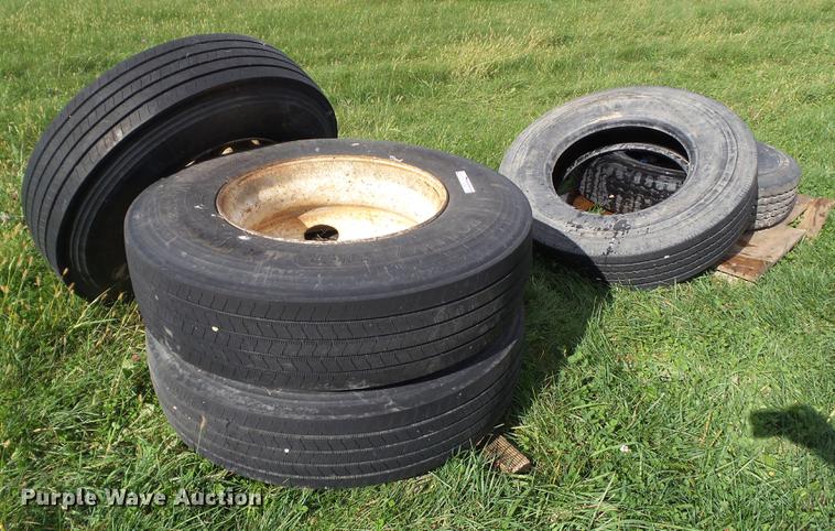 image for item DZ9001 (5) tires