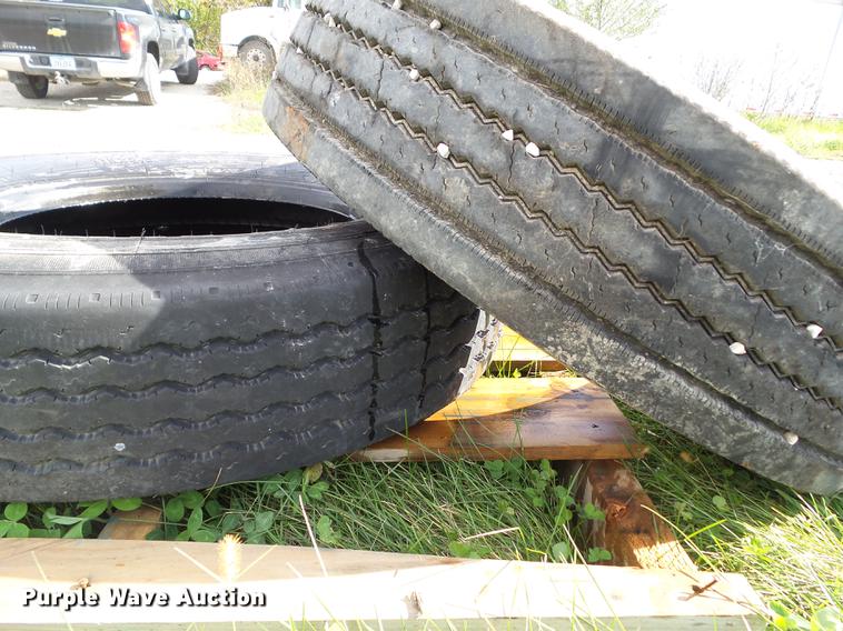 image for item DZ9001 (5) tires