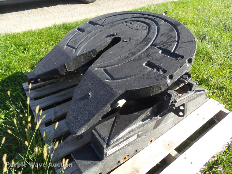 image for item DZ9004 Holland FW35 fixed fifth wheel plate