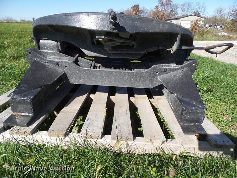 image for item DZ9004 Holland FW35 fixed fifth wheel plate