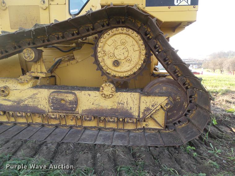 image for item DZ9038 1986 Caterpillar D4H LGP dozer