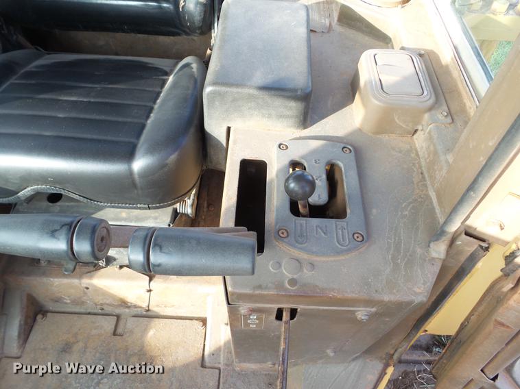 image for item DZ9038 1986 Caterpillar D4H LGP dozer