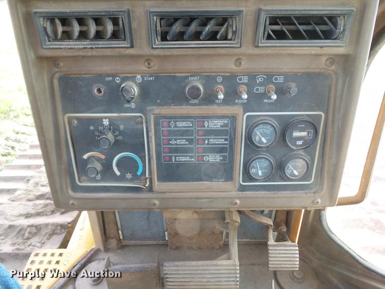 image for item DZ9038 1986 Caterpillar D4H LGP dozer