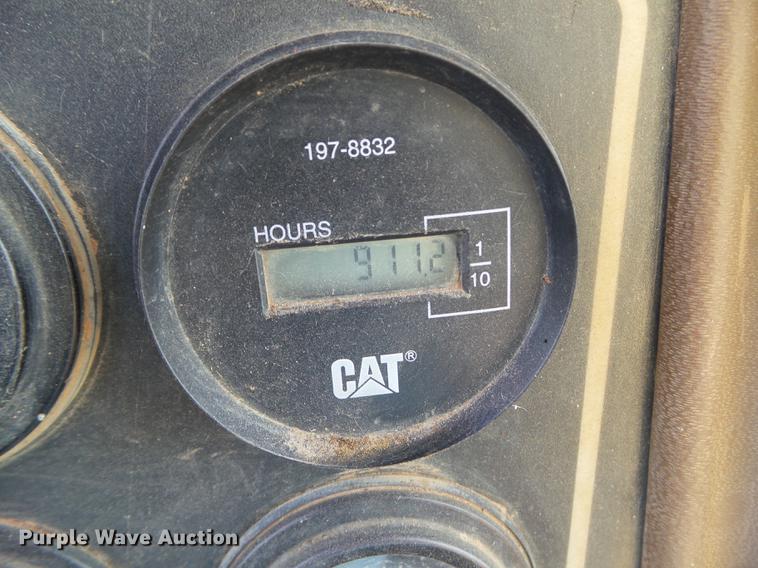 image for item DZ9038 1986 Caterpillar D4H LGP dozer
