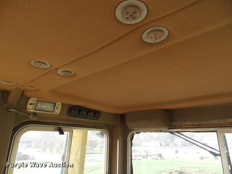 image for item DZ9038 1986 Caterpillar D4H LGP dozer