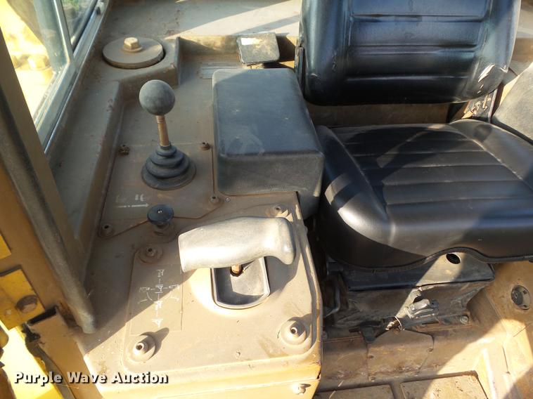 image for item DZ9038 1986 Caterpillar D4H LGP dozer