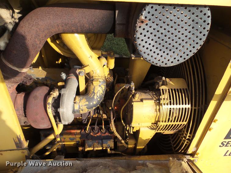 image for item DZ9038 1986 Caterpillar D4H LGP dozer