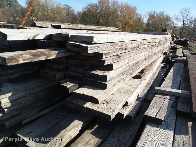 image for item DZ9044 (24) bridge timbers