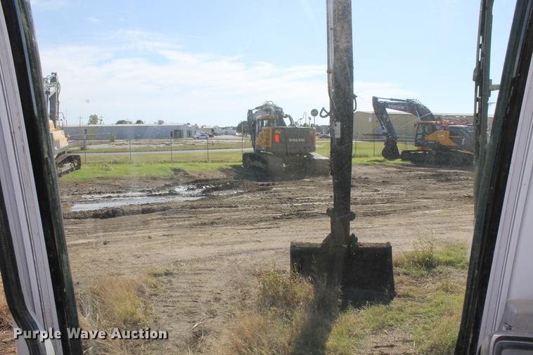 image for item ED9678 2006 Kobelco SK250LC long reach excavator