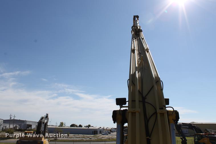 image for item ED9678 2006 Kobelco SK250LC long reach excavator