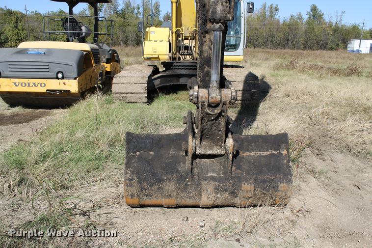 image for item ED9678 2006 Kobelco SK250LC long reach excavator