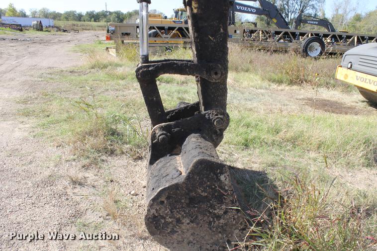 image for item ED9678 2006 Kobelco SK250LC long reach excavator