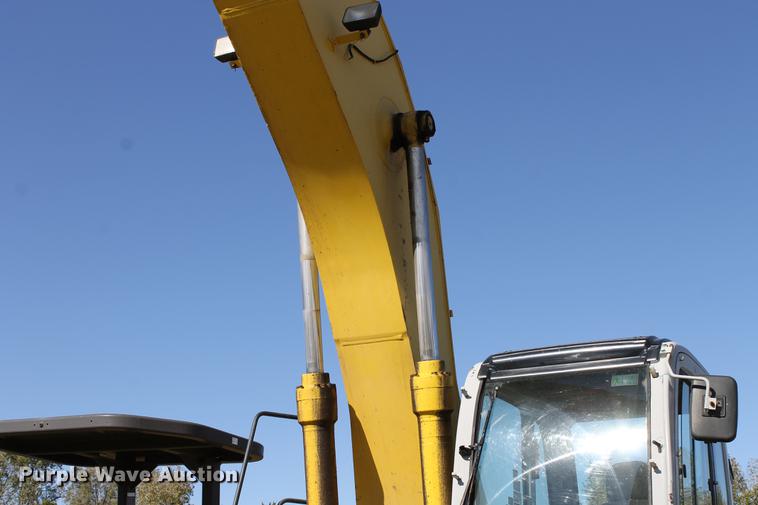 image for item ED9678 2006 Kobelco SK250LC long reach excavator