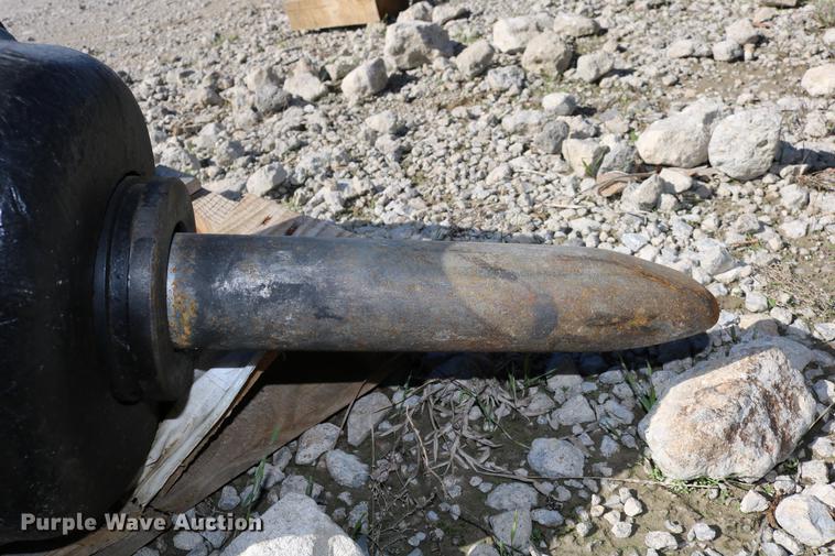 image for item EE9750 2013 Caterpillar H65D S hammer