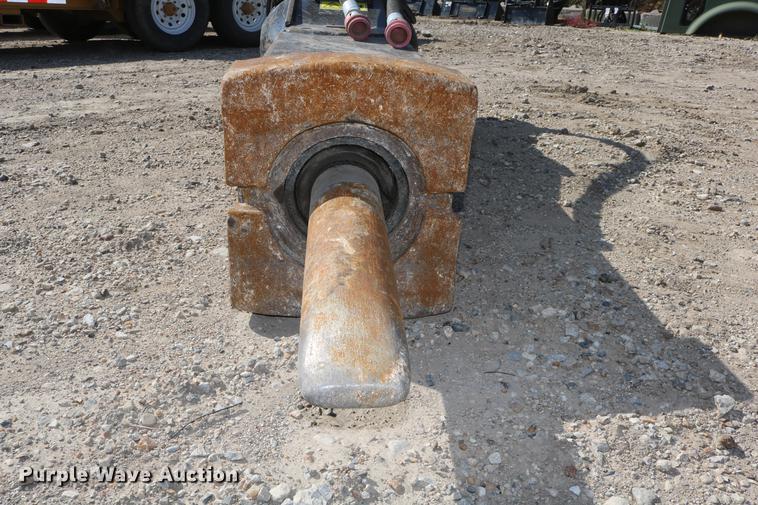 image for item EE9786 2014 Caterpillar H120ES hammer