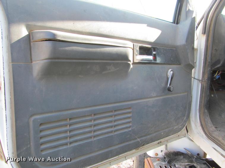 image for item J2538 1991 GMC TopKick dump truck