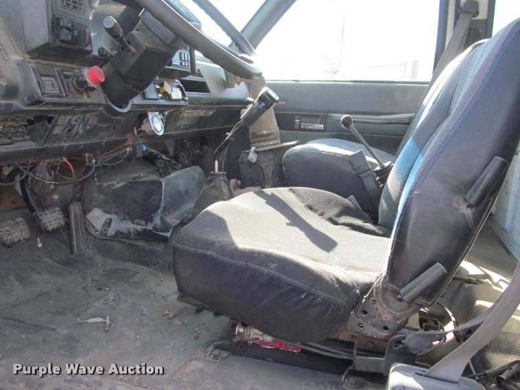 image for item J2538 1991 GMC TopKick dump truck
