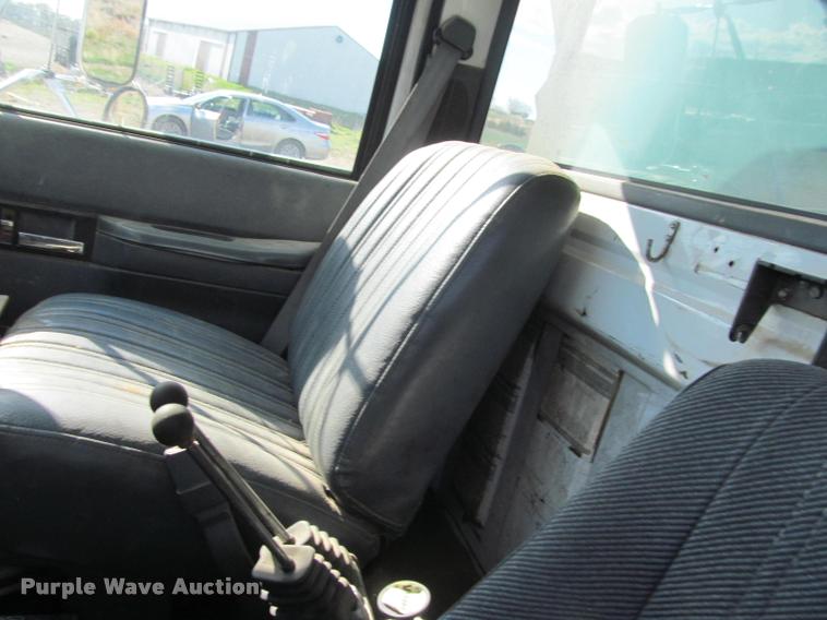 image for item J2538 1991 GMC TopKick dump truck