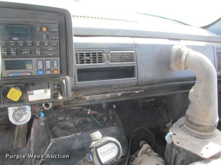 image for item J2538 1991 GMC TopKick dump truck