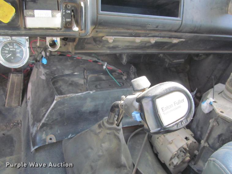 image for item J2538 1991 GMC TopKick dump truck