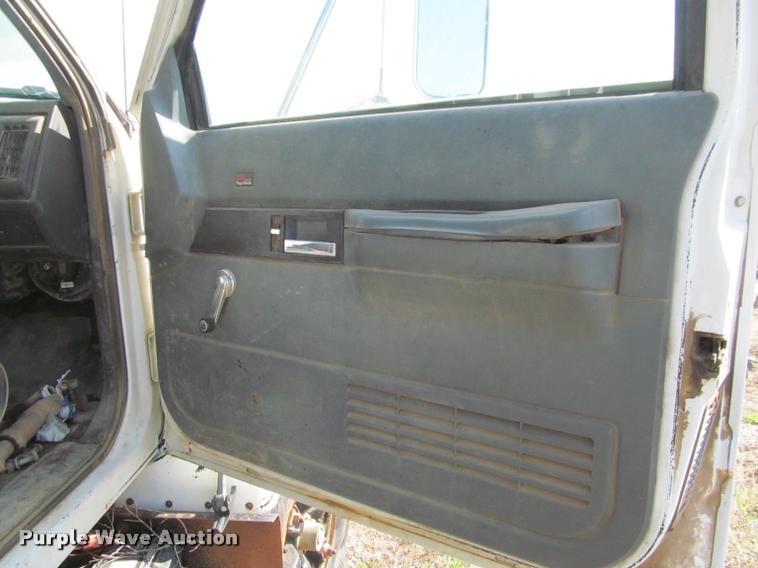 image for item J2538 1991 GMC TopKick dump truck