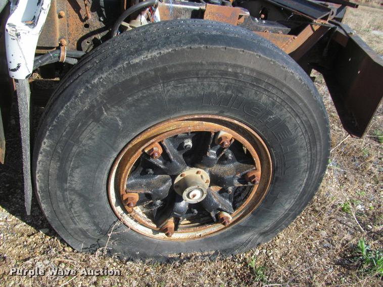 image for item J2538 1991 GMC TopKick dump truck
