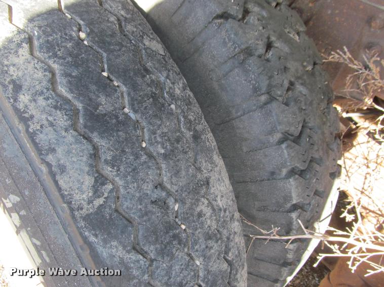 image for item J2538 1991 GMC TopKick dump truck