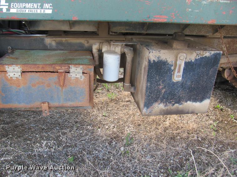 image for item J2538 1991 GMC TopKick dump truck