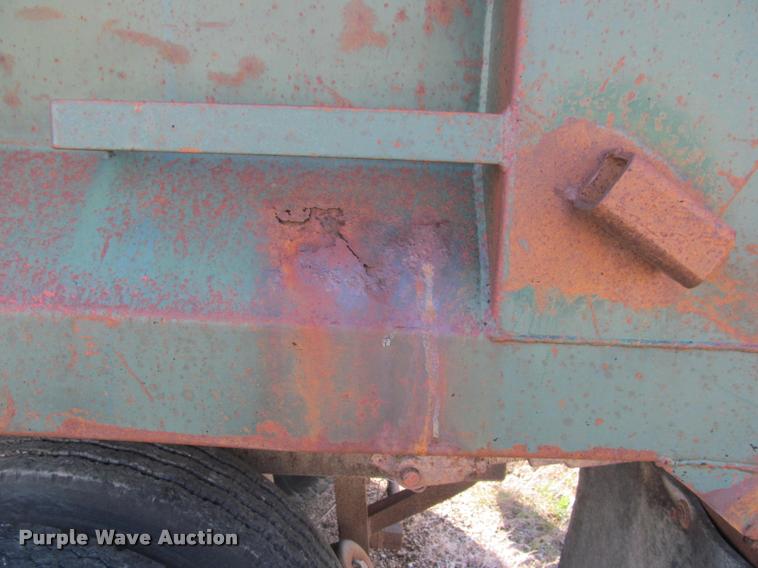 image for item J2538 1991 GMC TopKick dump truck