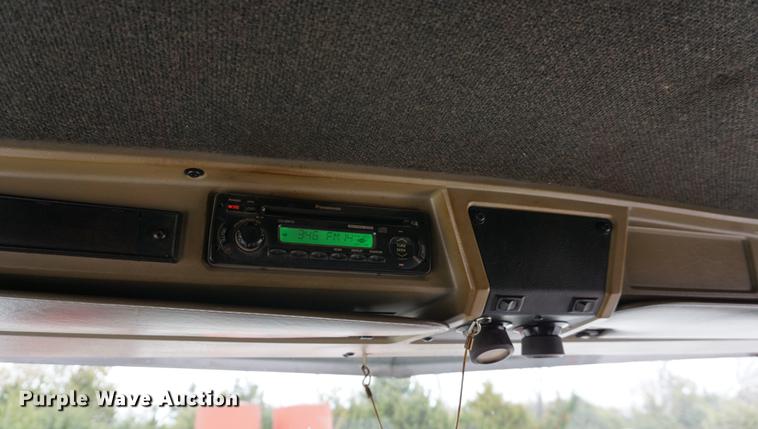 image for item J5642 2000 Kenworth T800 fuel truck