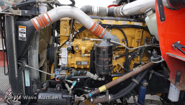 image for item J5642 2000 Kenworth T800 fuel truck