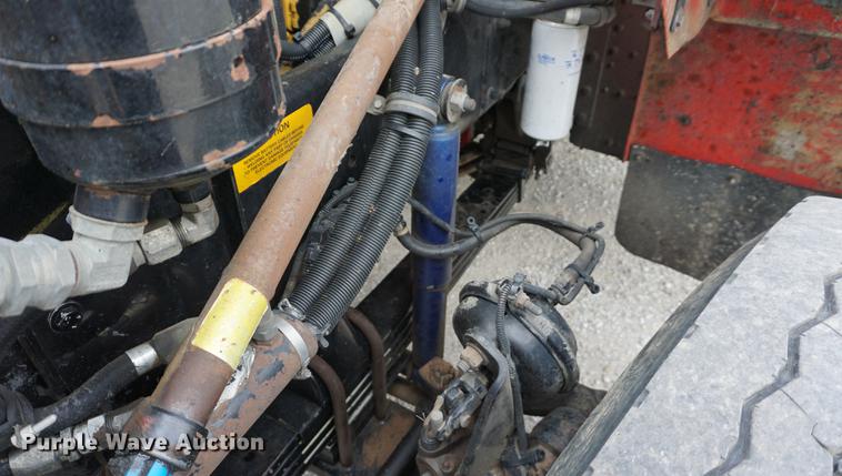 image for item J5642 2000 Kenworth T800 fuel truck