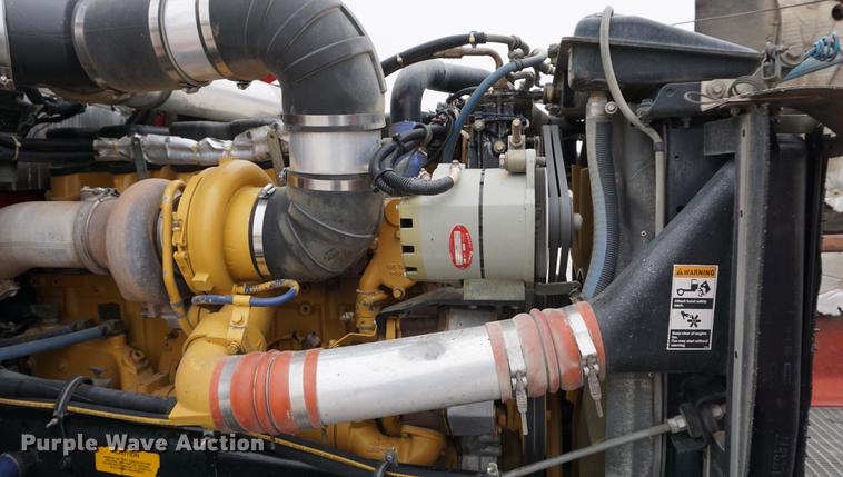 image for item J5642 2000 Kenworth T800 fuel truck