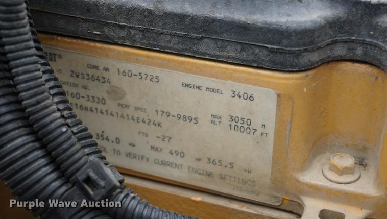 image for item J5642 2000 Kenworth T800 fuel truck