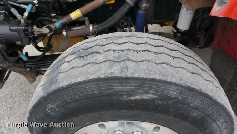 image for item J5642 2000 Kenworth T800 fuel truck