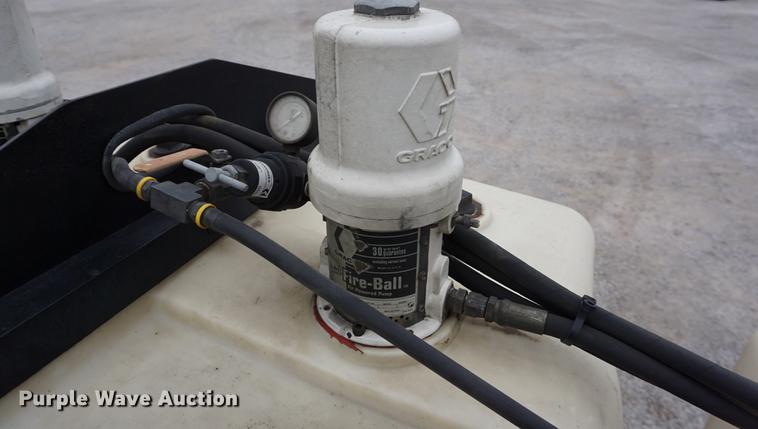 image for item J5642 2000 Kenworth T800 fuel truck