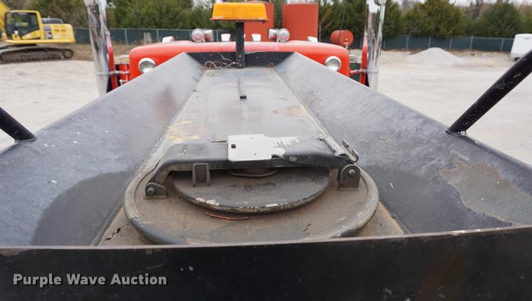 image for item J5642 2000 Kenworth T800 fuel truck