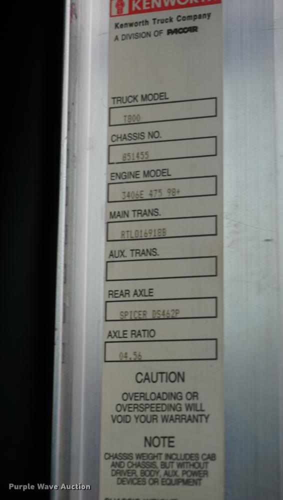 image for item J5642 2000 Kenworth T800 fuel truck