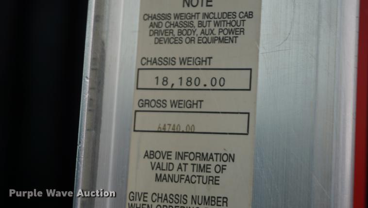 image for item J5642 2000 Kenworth T800 fuel truck